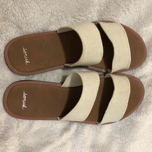 Sanuk gora gora sandals